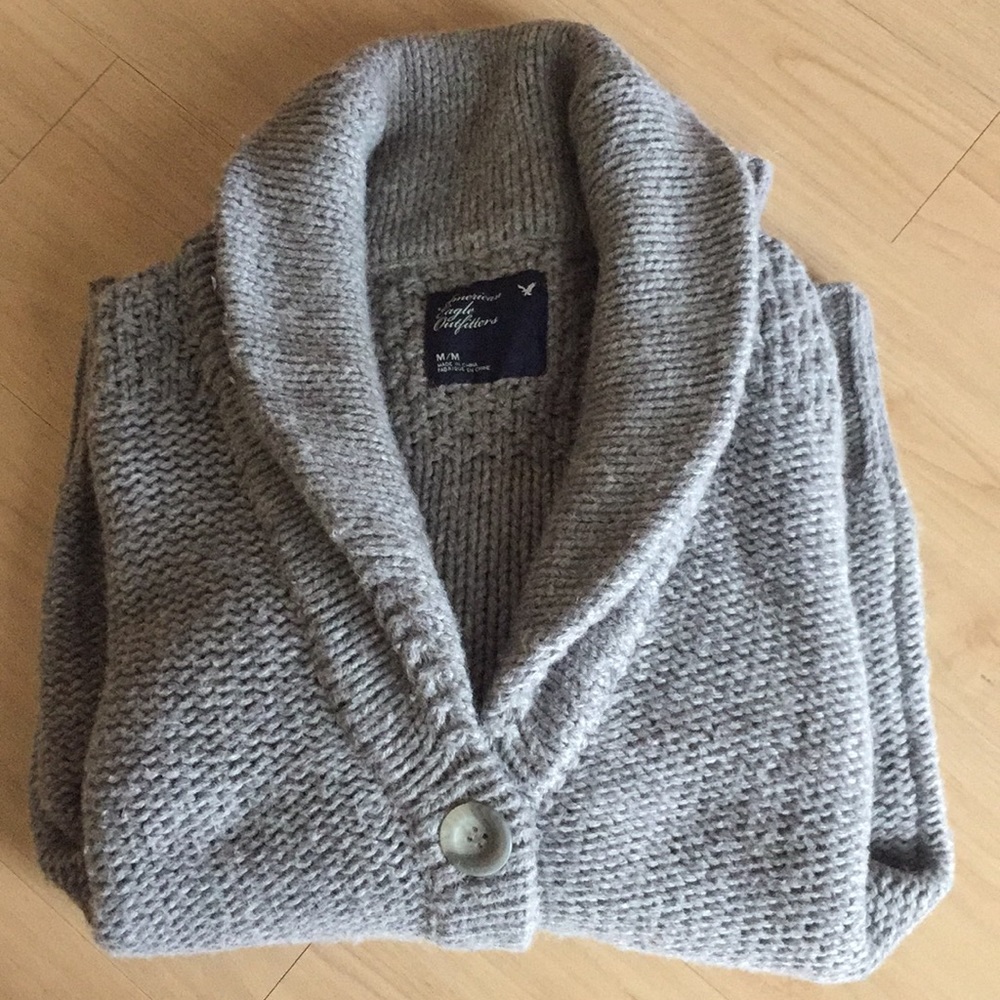 American Eagle gray sweater